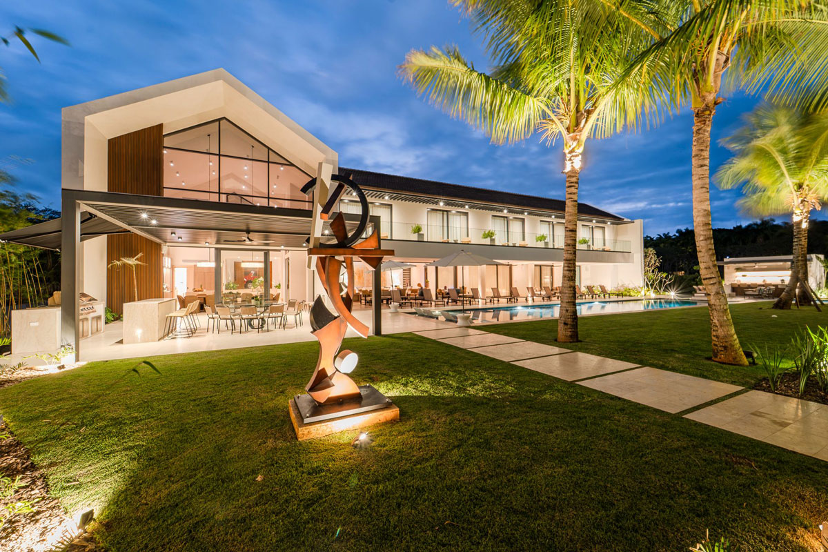 Contemporary Chic Villa